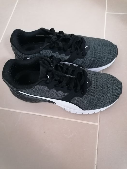 Adidasi noi Puma, material textil, mărimea 36