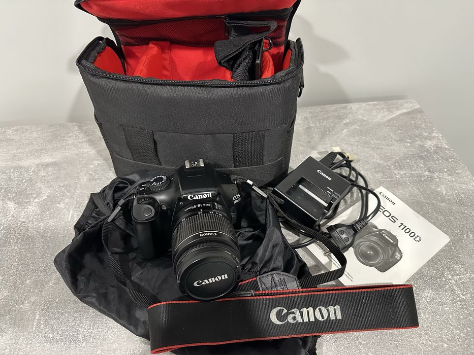 Фотоапарат Canon EOS 1100D