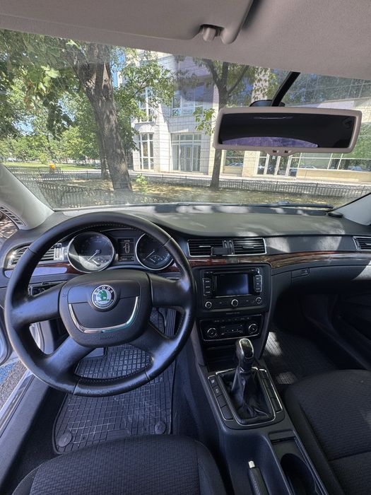 SKODA Superb 2010 — imagine 2