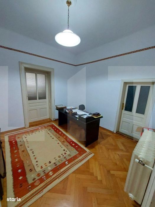 Casa de vanzare, 304 mp, zona Gradiste