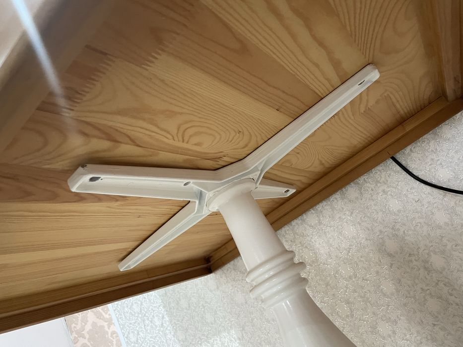 Продаю Стол 2 шт