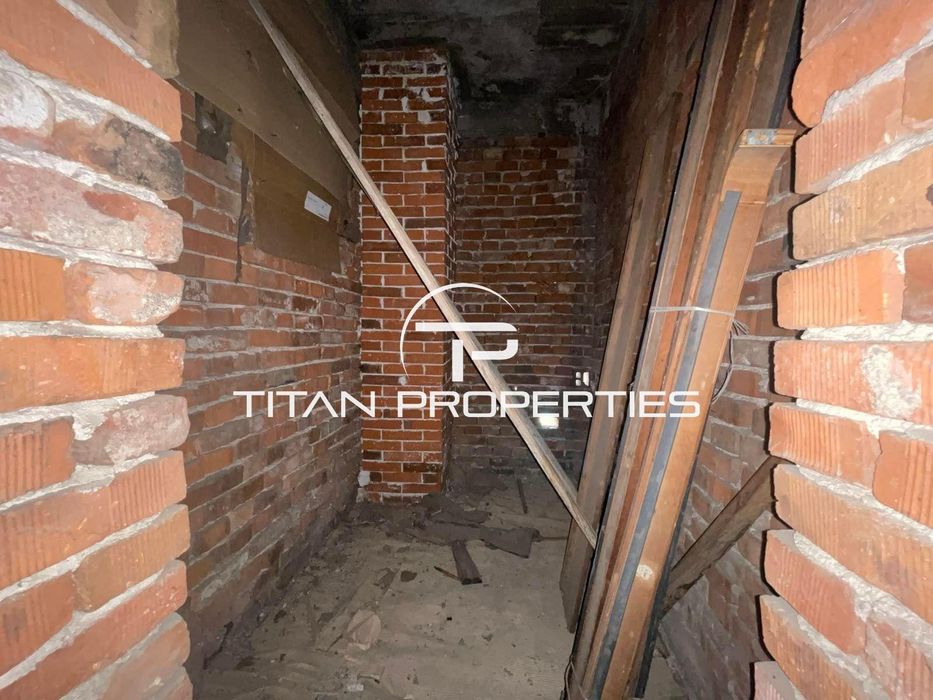 Продава се Четиристаен апартамент в Пловдив, Прослав - 352 кв.м за 232 €/кв.м - Снимка #10