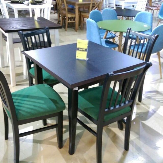 Компактные столы и стулья