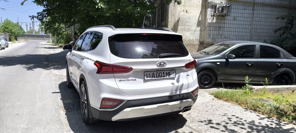 Hundai Santafe 2019 й. 2.5 атмосфера 7 мест