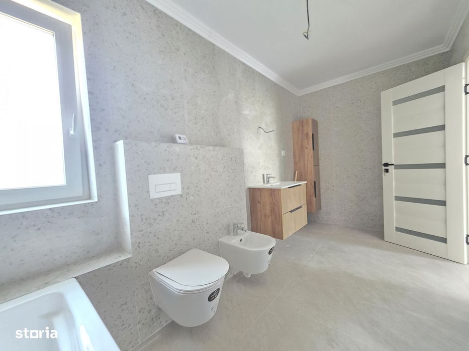 Casa tip duplex cu 4 camere, cartier Izvor, Tarlungeni