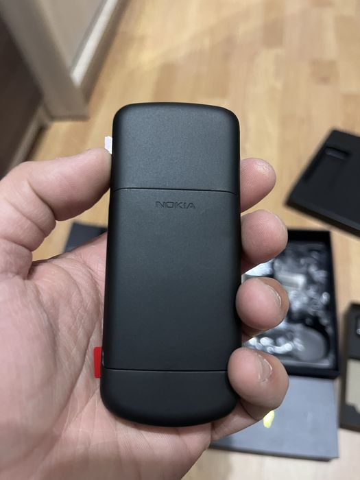 Нокиа NOKIA 8600 Luna