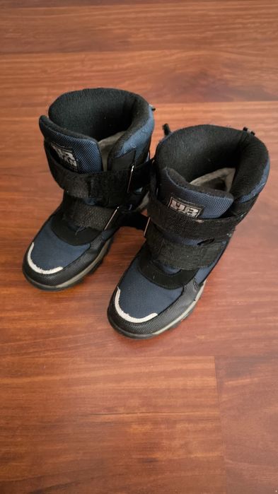 Зимние ботинки на мальчика.