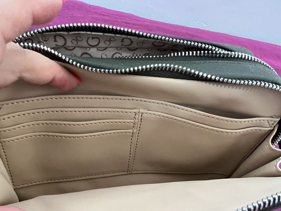 Оригинална чанта Guess