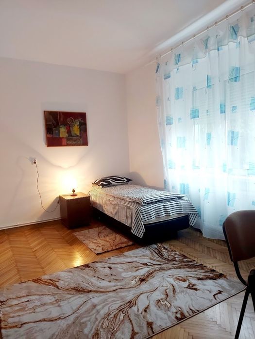 Vând 2 case lângă Cetatea Devei