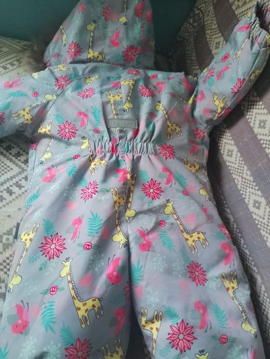 Продам комбинезон на девочку