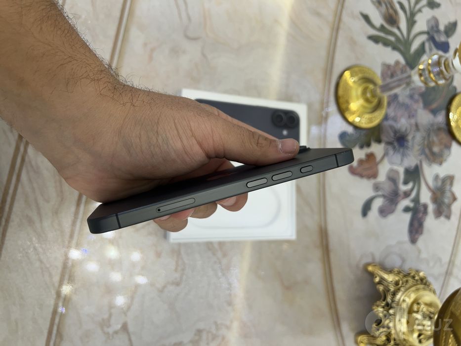 Iphone 17 ozi srochna