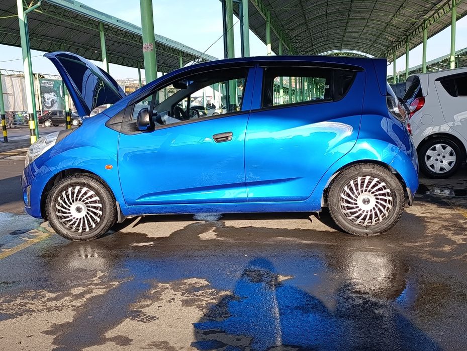 Спарк-2011 год автомат каробка газ метан