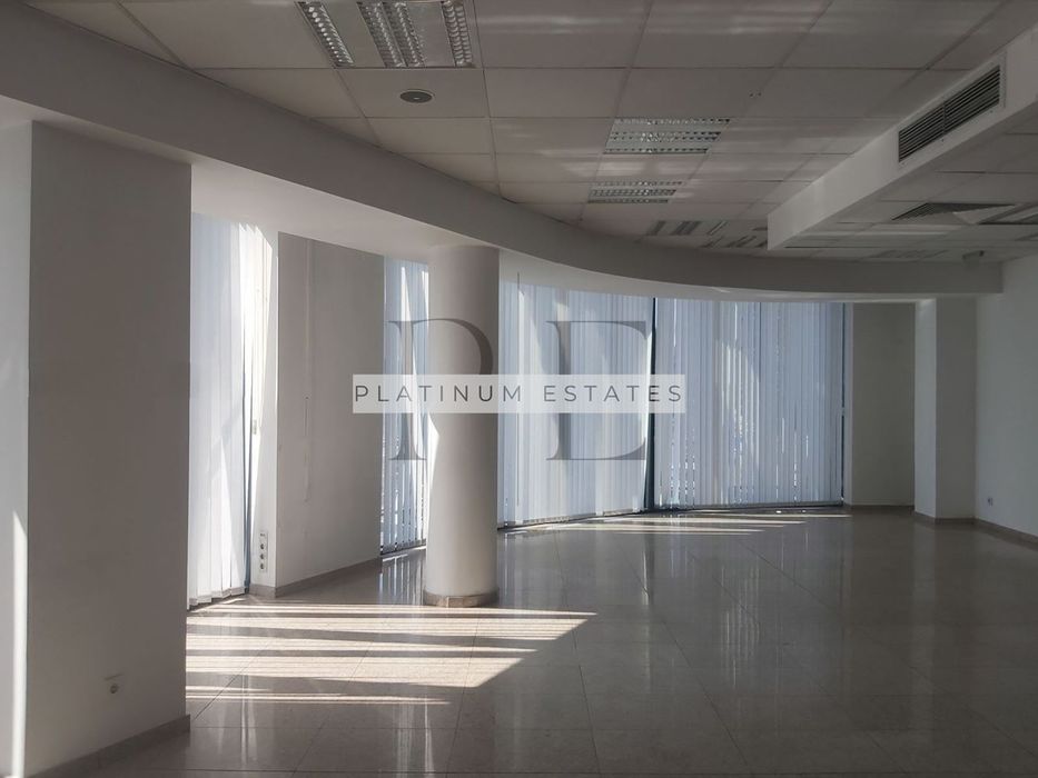 Дава се под наем Магазин в София, Център - 160 кв.м за 2200 € - Снимка #1