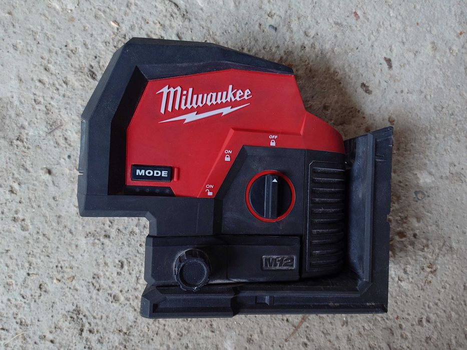 Лазерен нивелир Milwaukee