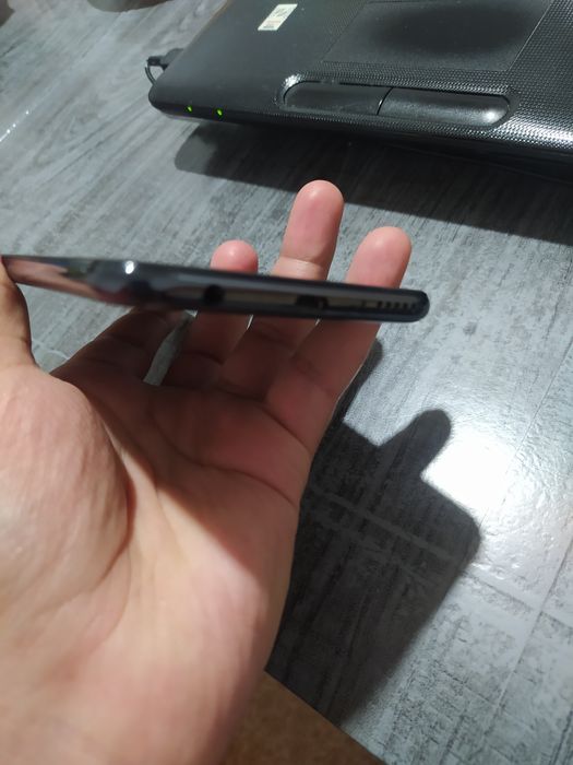 Huawei y7  с зарядно