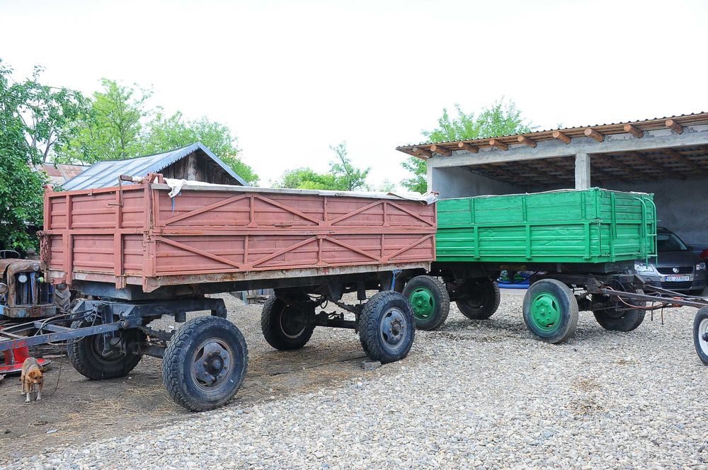 Remorca agricola basculabila la tractor anul 1990 7,5 tone basculare 2 cilindri