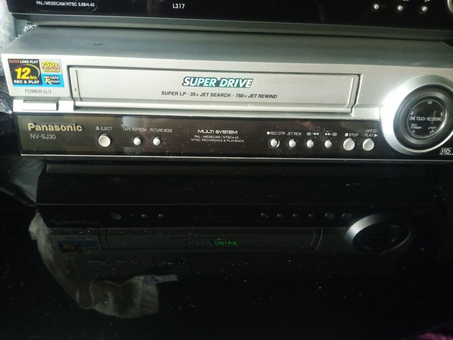 Видеомагнитофон Panasonic