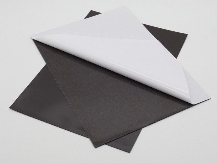 Виниловый магнит с клеевым слоем