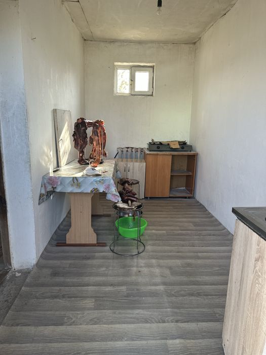 2 бөлмелі үй жалға беремін.