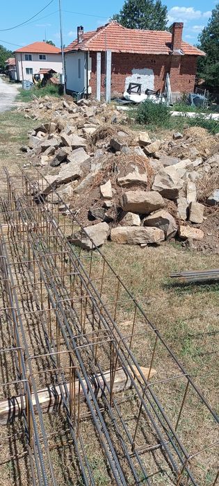 Дялан камък с лице