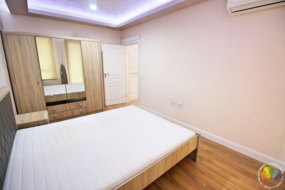 Дава се под наем Тристаен апартамент в Бургас, Център - 85 кв.м за 1200 € - Снимка #9