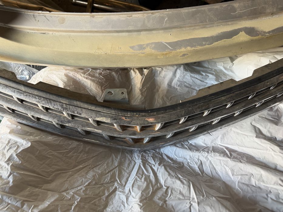 Продам бампер Тойота эстима 2008год оригинал