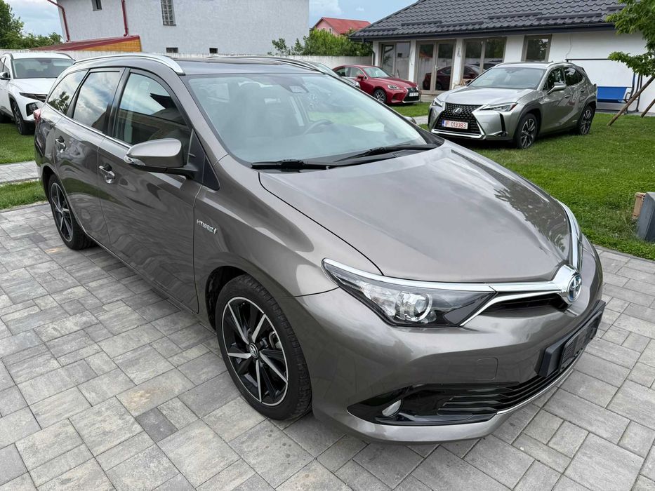 Toyota Auris 2017 Hybrid Lounge 135.000km Istoric Toyota Garantie