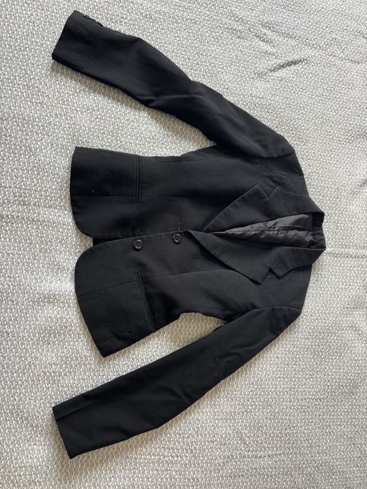 Черно вталено сако