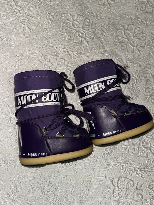 Детско яке Nike; ботуши Moon Boot
