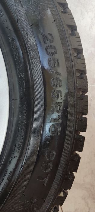 Продам Шины на дисках 205/65 r15