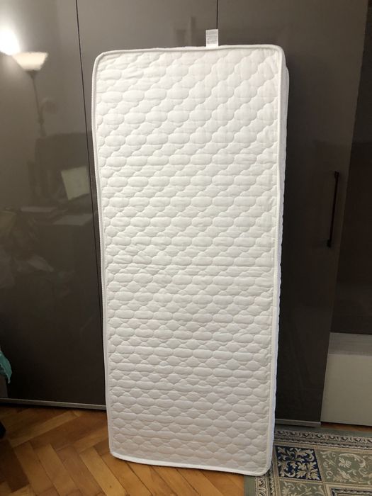 Vând saltea 165/60/10 cm nouă