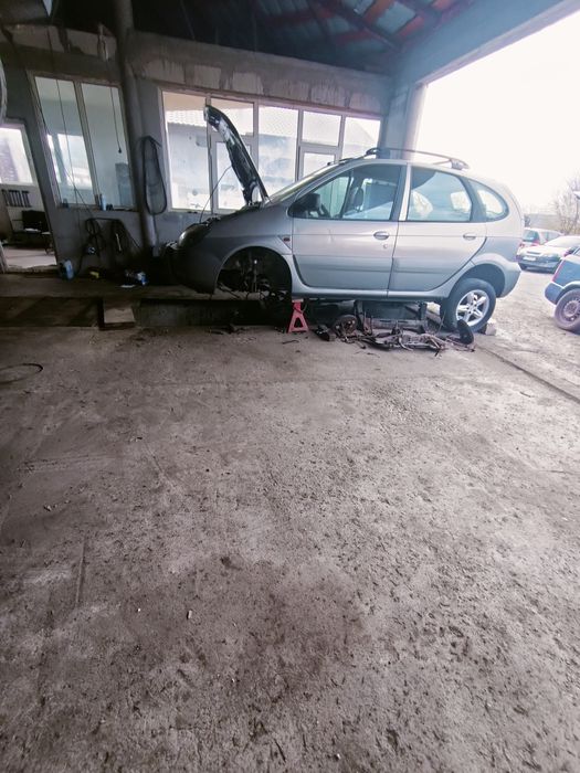 Renault Scenic RX4.