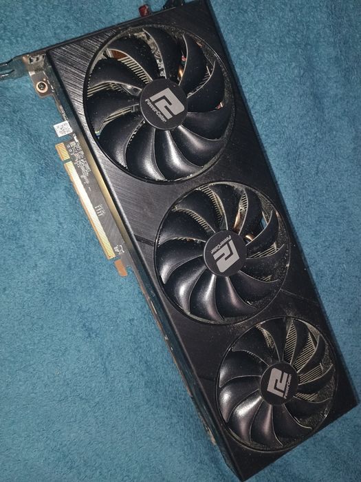 Гейминг компютър с подарък монитор. RX6800 Ryzen 5 5600x 16 RAM 3200MH