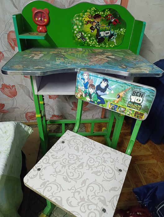 Парта детская в хорошем состоянии