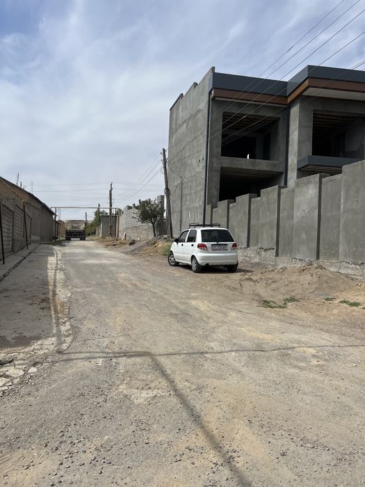 Oqtoshda hitech dacha sotiladi