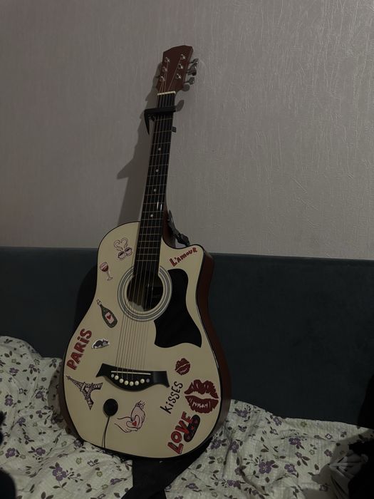 гитара в отличном состоянии+ чехол