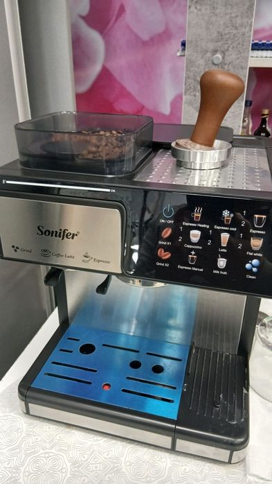 Кофемашина Sonifer — ваша личная кофейня у вас дома!
​Описание:
Надоел