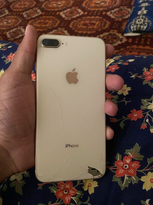Iphone 8+ sotiladi