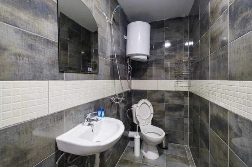 Дава се под наем Едностаен апартамент в Велико Търново, Бузлуджа - 28 кв.м за 255 € - Снимка #1