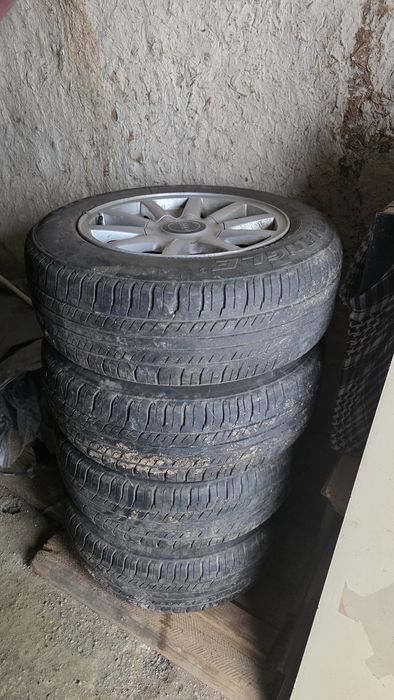 Продам летние  колеса на Ауди R15