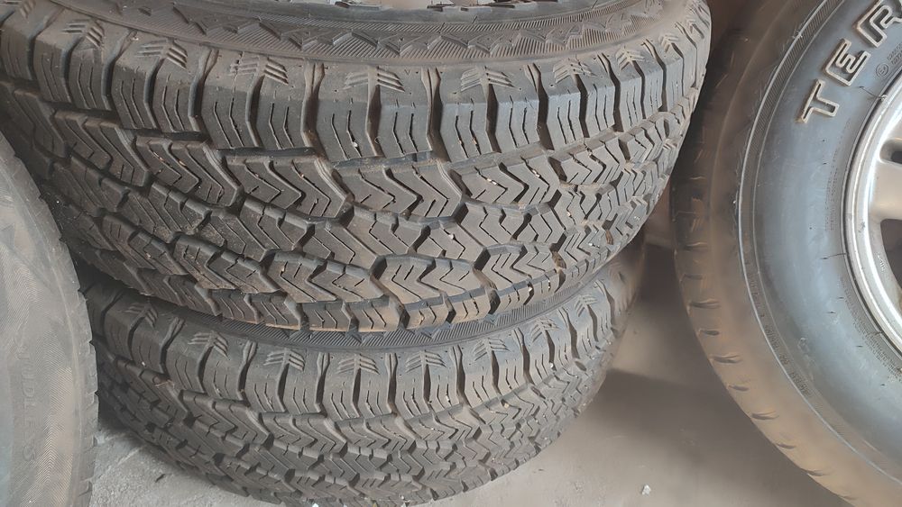 Продам резину с дисками Лексус лх 470