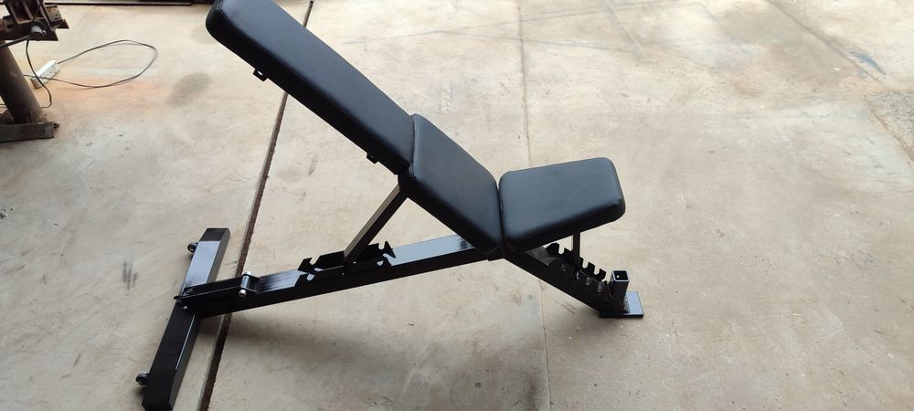Скамья для жима штанги и разводки гантелями