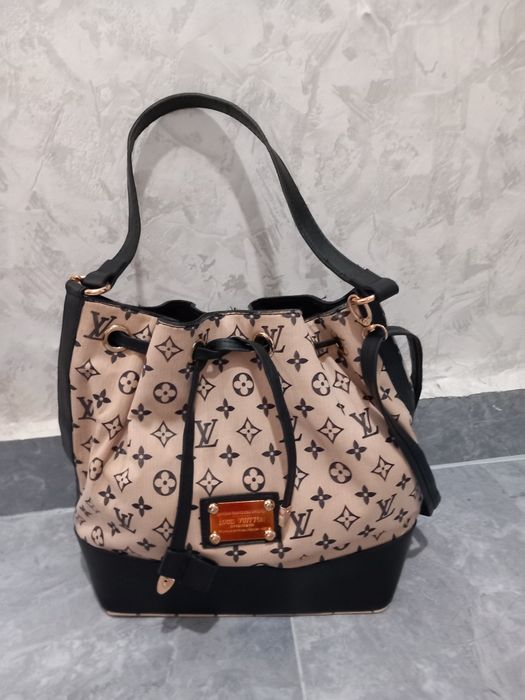 Нова чанта  за през рамо ,при интерес пишете на лично