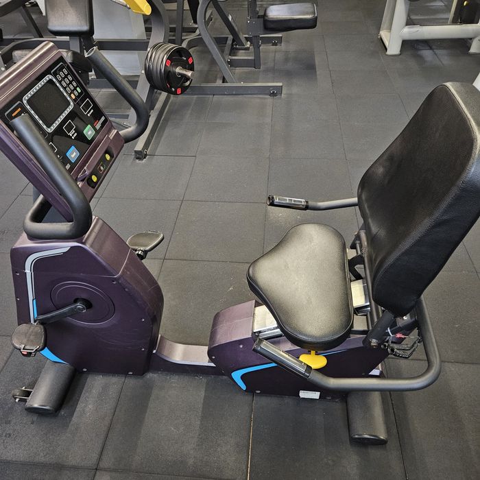 Stairclimber, crosstrainer, bicicleta. Aparatura profesionala  fitness