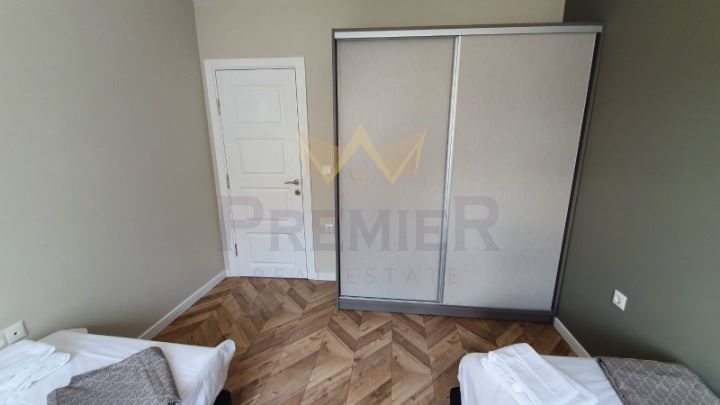 Продава се Тристаен апартамент в Варна, Център - 92 кв.м за 4294 €/кв.м - Снимка #5