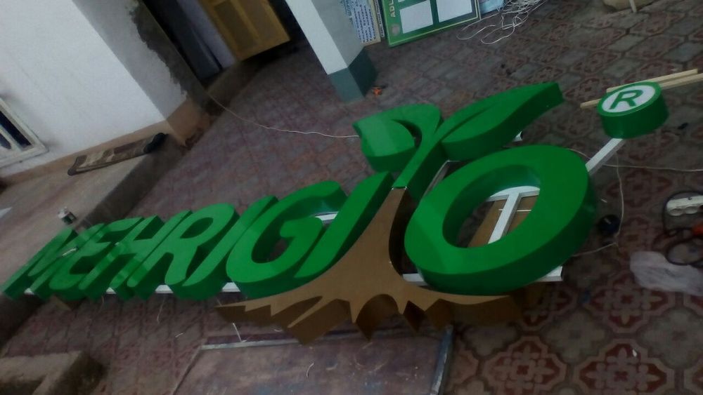 Reklama xizmatlari.Baner, yonadigan harflar40%chegirma