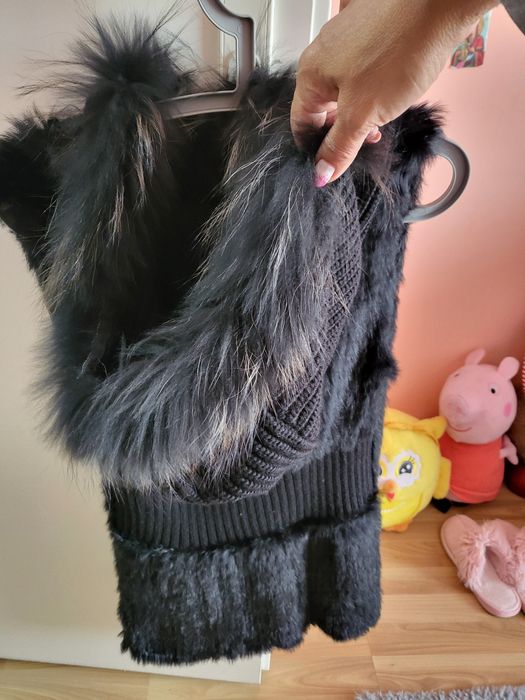 Дамски елеци единият с качулка!