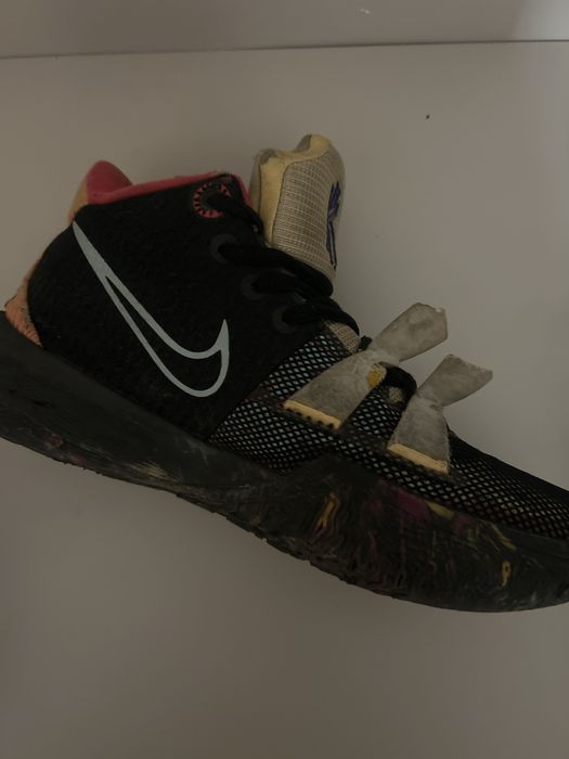 продаю кроссовки Kyrie Irving 7