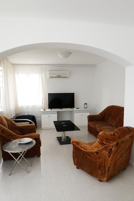 Етаж от къща в кв. Христо Смирненски/ С ДВЕ ПАРКОМЕСТА!