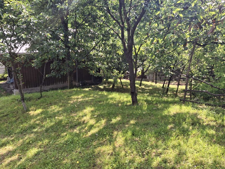 Casa 134 mp, 5 camere, baie, bucatarie, beci, garaj, 1200mp intravilan